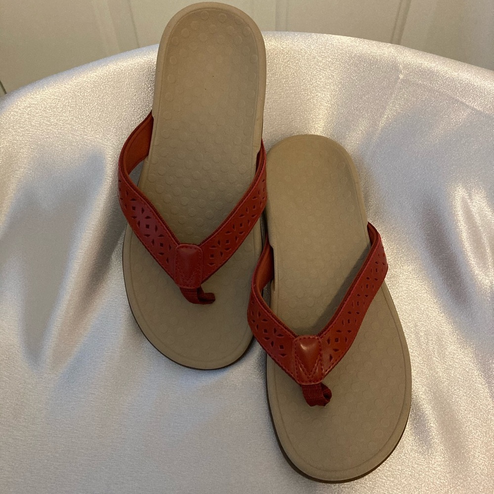 Vionic Flip Flop Sandal size 7